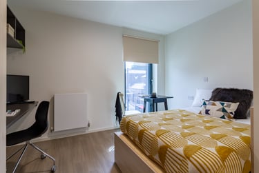 Bronze Studio at Dun Holm House, Unit 8, The Riverwalk, City Centre, Durham, DH14SL - Image 2